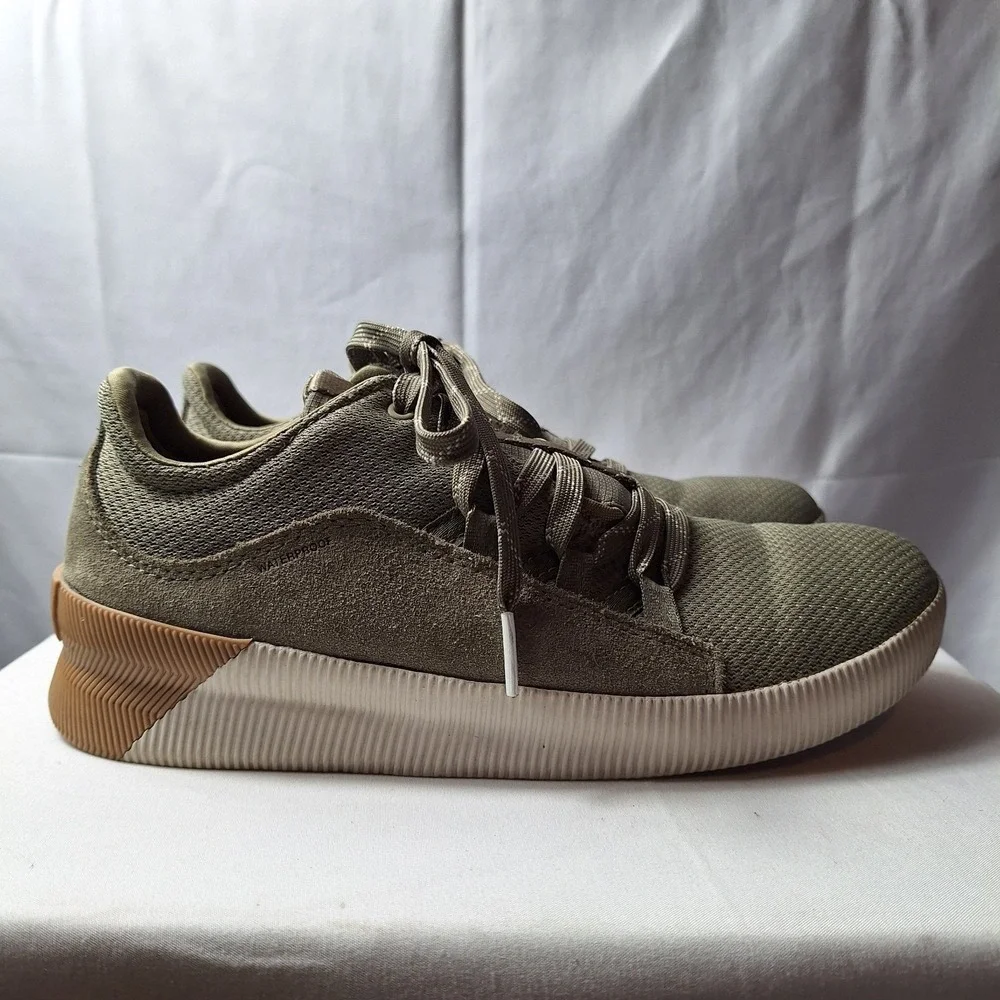 SOREL Out 'N About III Plus Lace Sneaker Women Sz 8 Sage Green Suede Waterproof